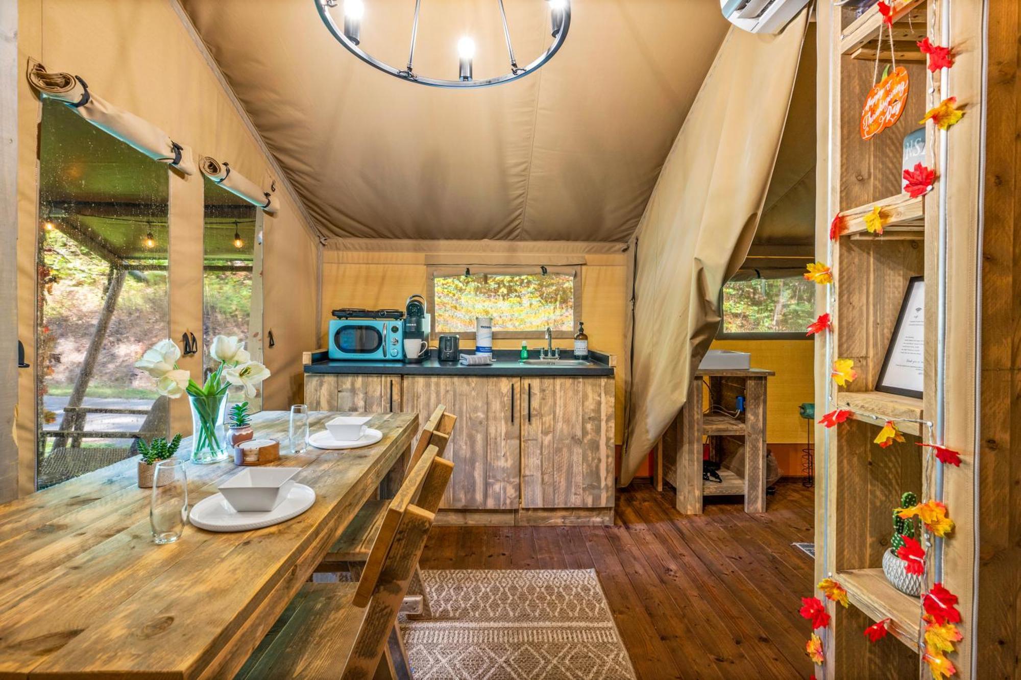 Firefly Season Glamping Hotel Sevierville Exterior foto