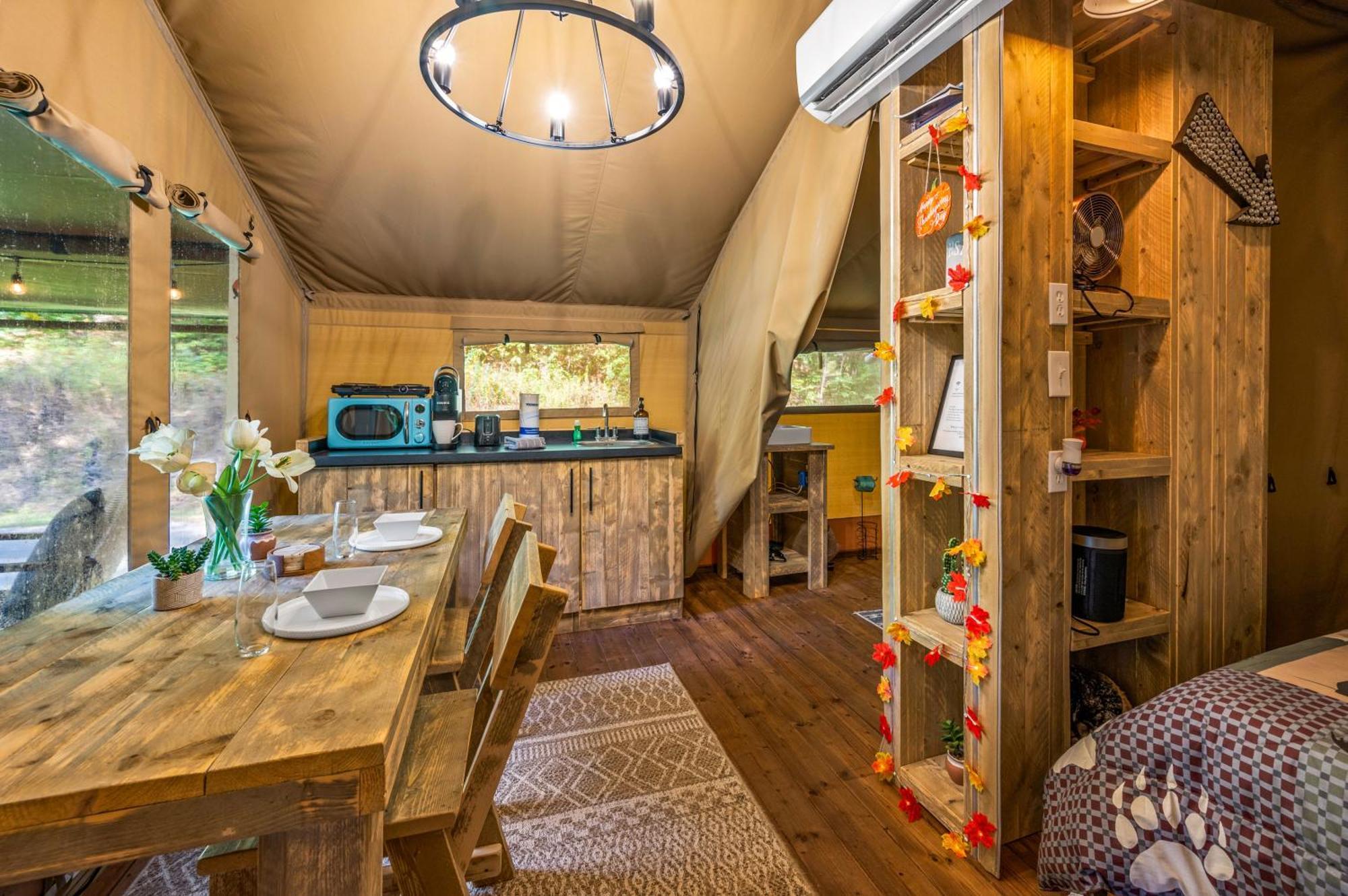 Firefly Season Glamping Hotel Sevierville Exterior foto