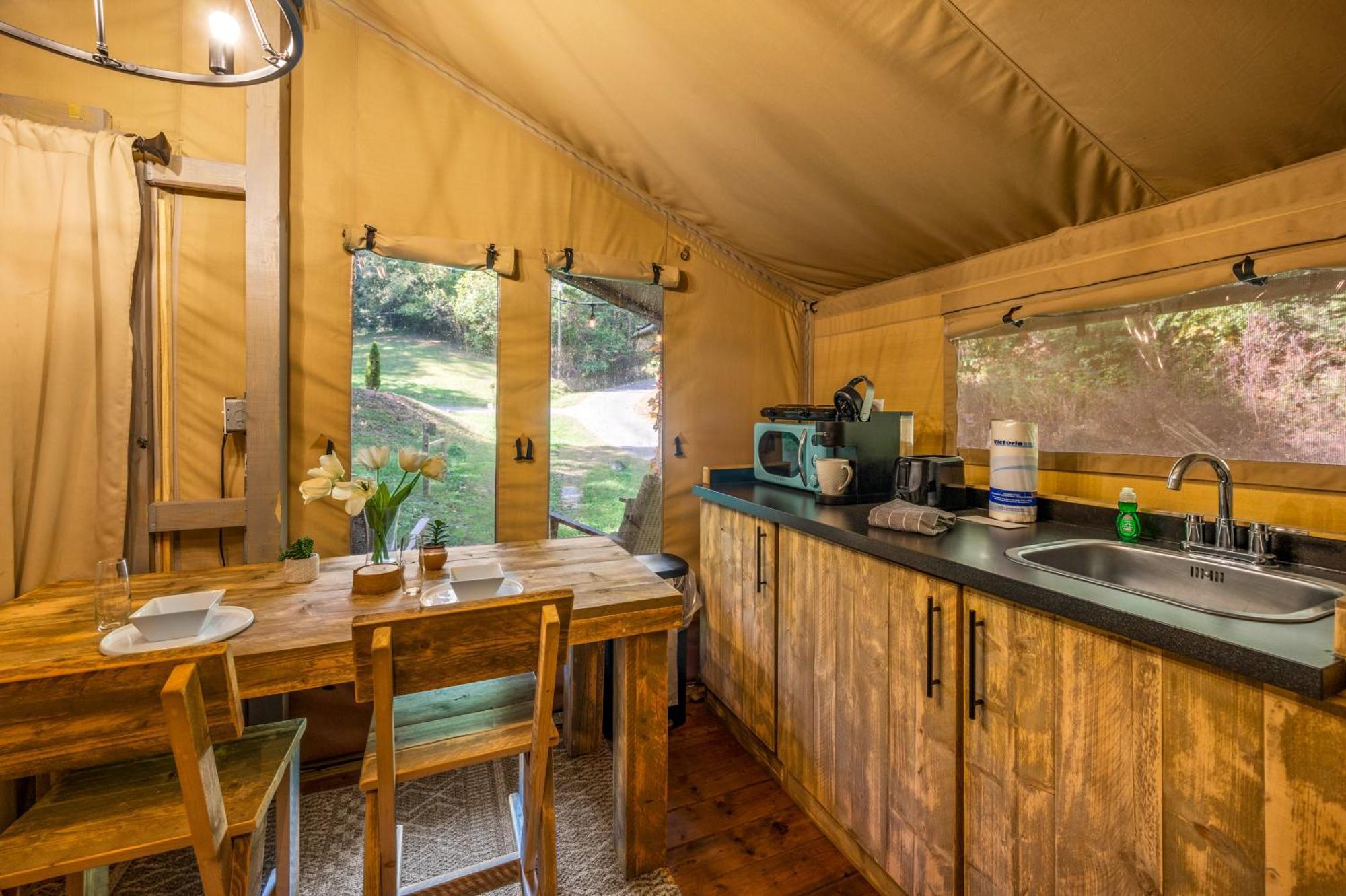 Firefly Season Glamping Hotel Sevierville Exterior foto